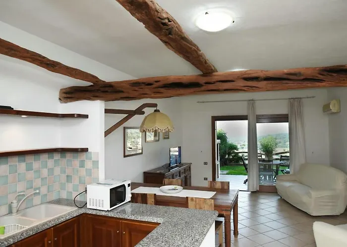 Апартаменти Casa Mistral By La Via Del Mare Viaggi E Vacanze *